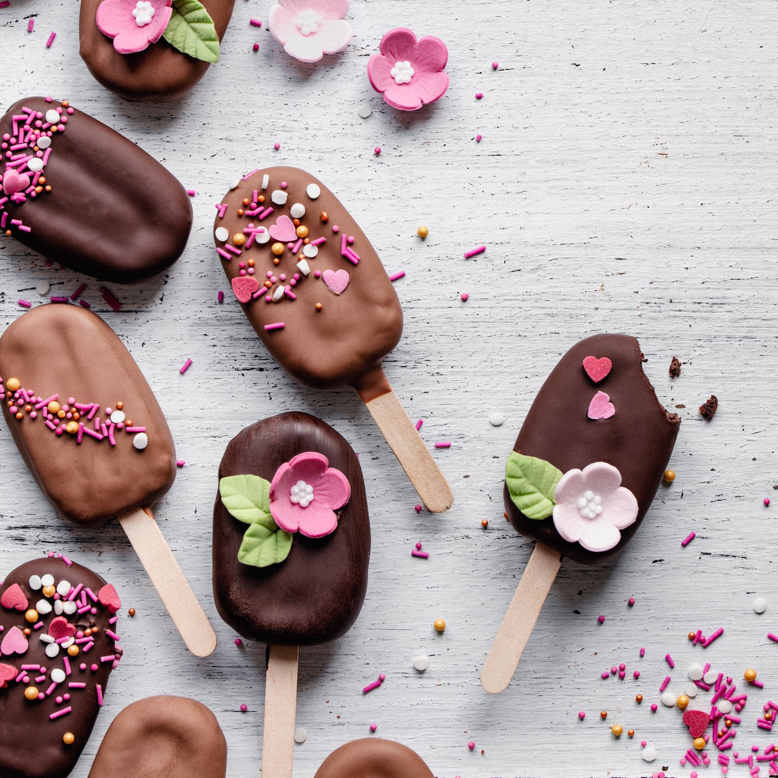 Chocolate Cake Pop recipes by Lily O'Brien's